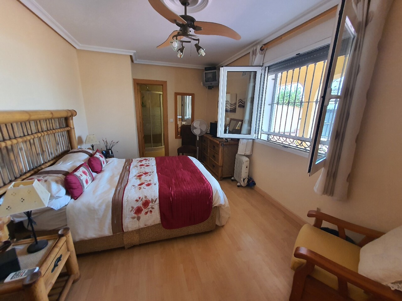 Villa in Los Balcones, Alicante, Spanien 6 Schlafzimmer, 300 m2 Nr. 113865