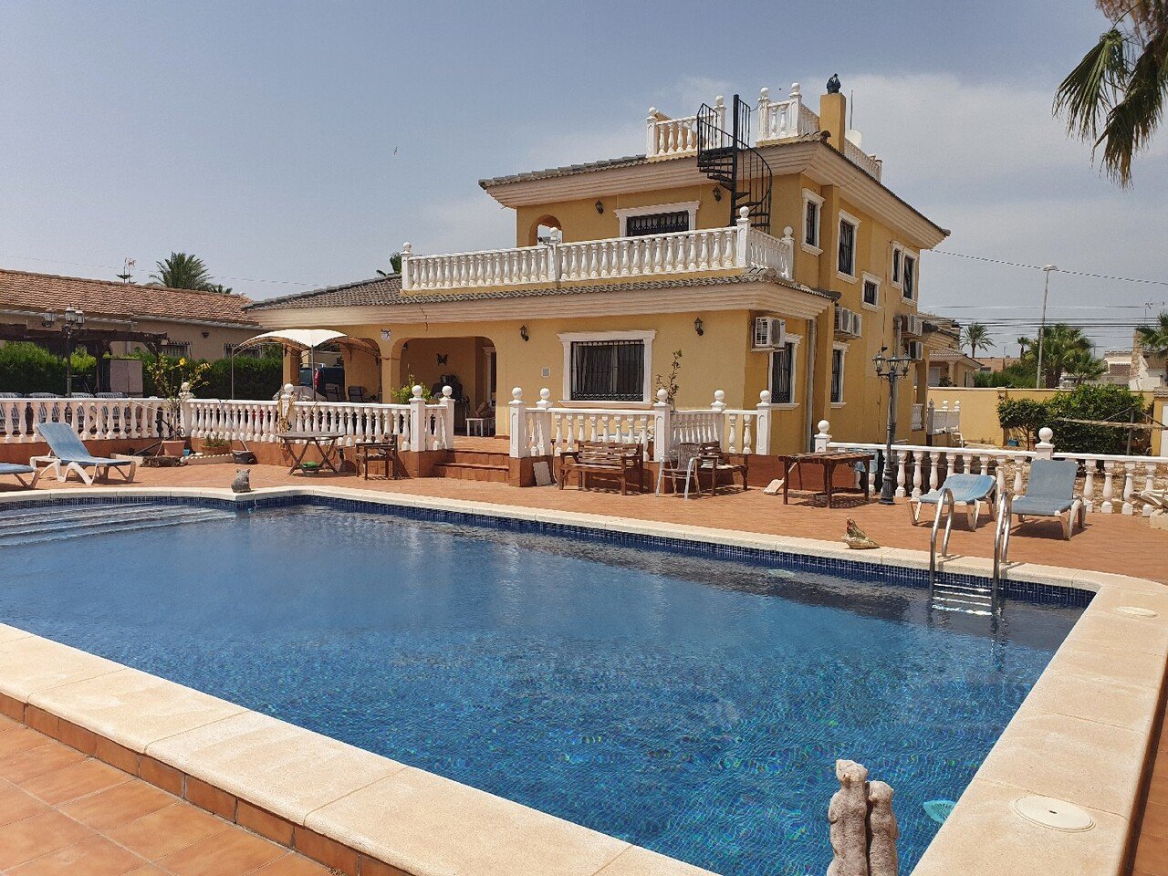 Villa in Los Balcones, Alicante, Spanien 6 Schlafzimmer, 300 m2 Nr. 113865