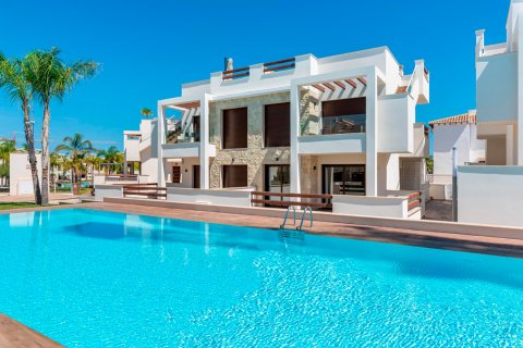 Bungalow in Torrevieja, Alicante, Spain 3 bedrooms, 70 sq.m. No. 76788