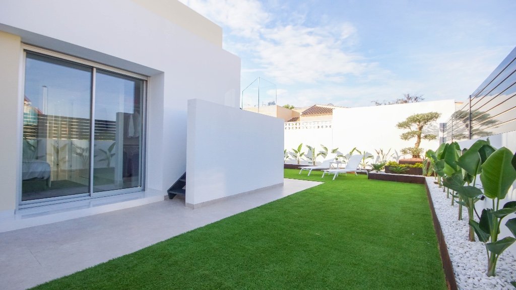 Villa en Torrevieja, Alicante, España 3 dormitorios, 117 m2 No. 144717