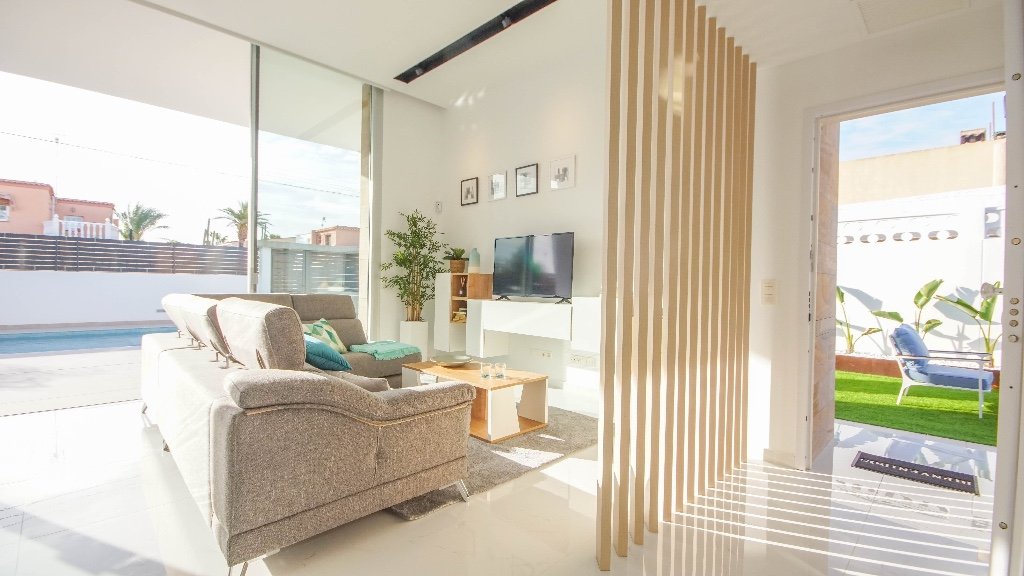Villa en Torrevieja, Alicante, España 3 dormitorios, 117 m2 No. 144717