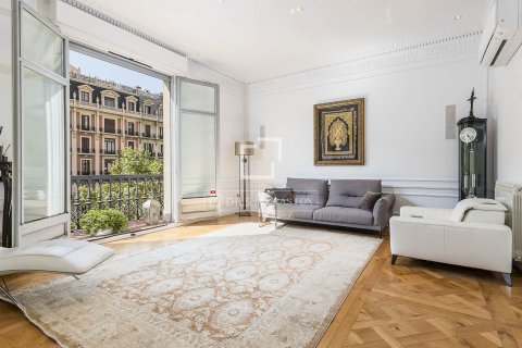 Dzīvoklis Barcelona, Spānijā 5 istabas, 302 m2 Nr. 168930