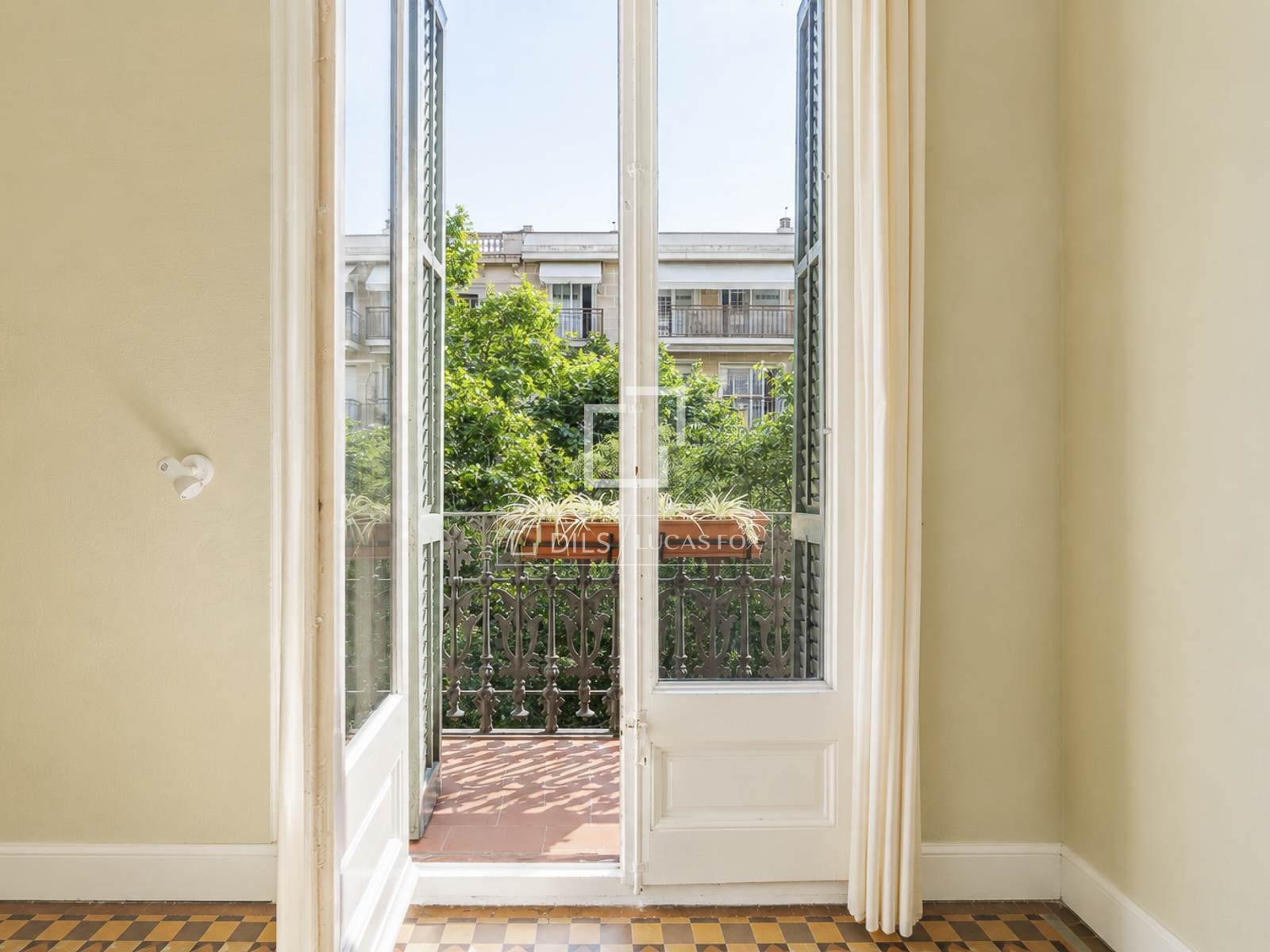 Apartamento en Barcelona, España 3 dormitorios, 156 m2 No. 168934