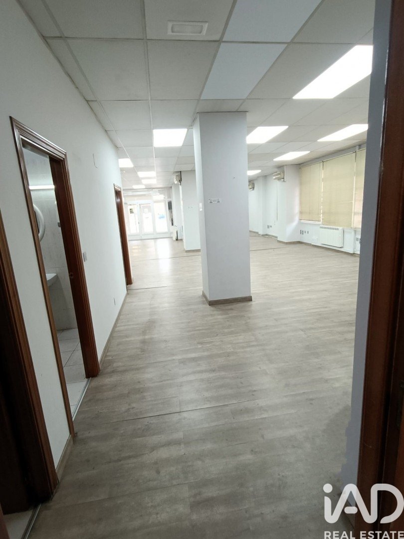 Commercial property à Leon, Espagne 3 chambres, 215 m2 No. 172457
