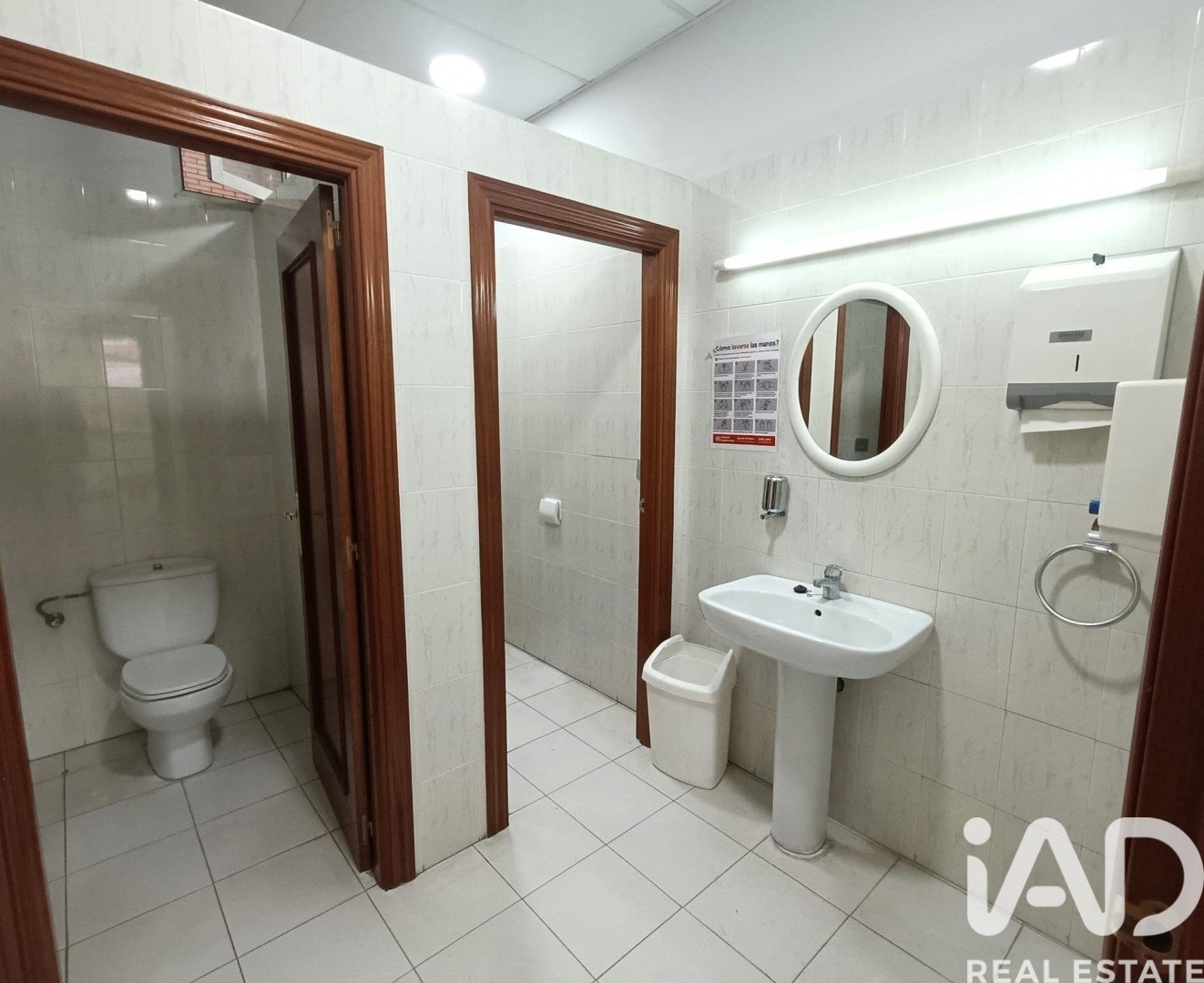 Commercial property à Leon, Espagne 3 chambres, 215 m2 No. 172457