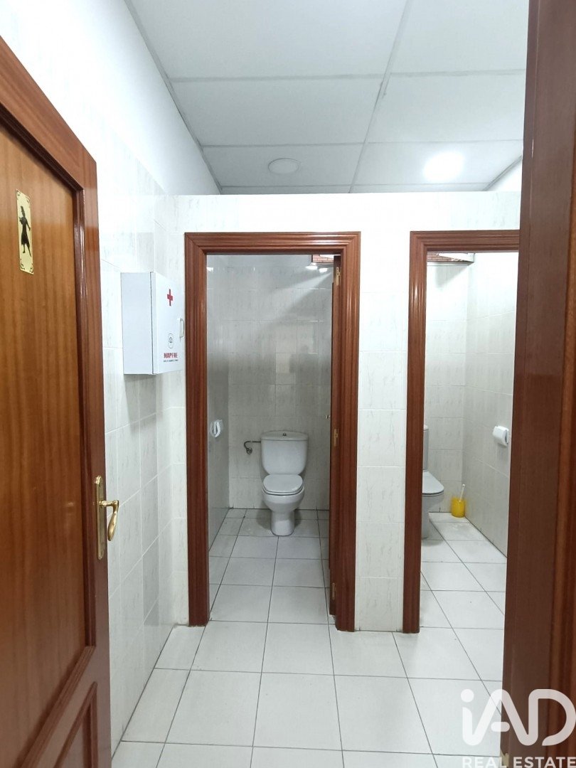 Commercial property à Leon, Espagne 3 chambres, 215 m2 No. 172457