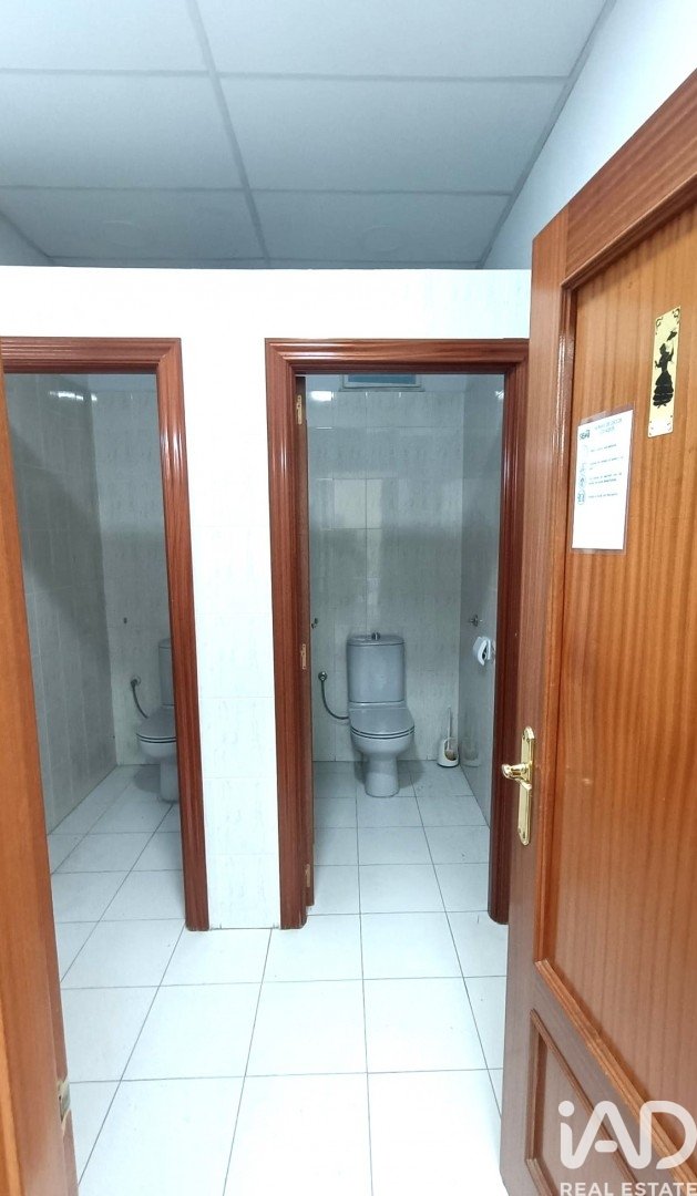 Commercial property à Leon, Espagne 3 chambres, 215 m2 No. 172457