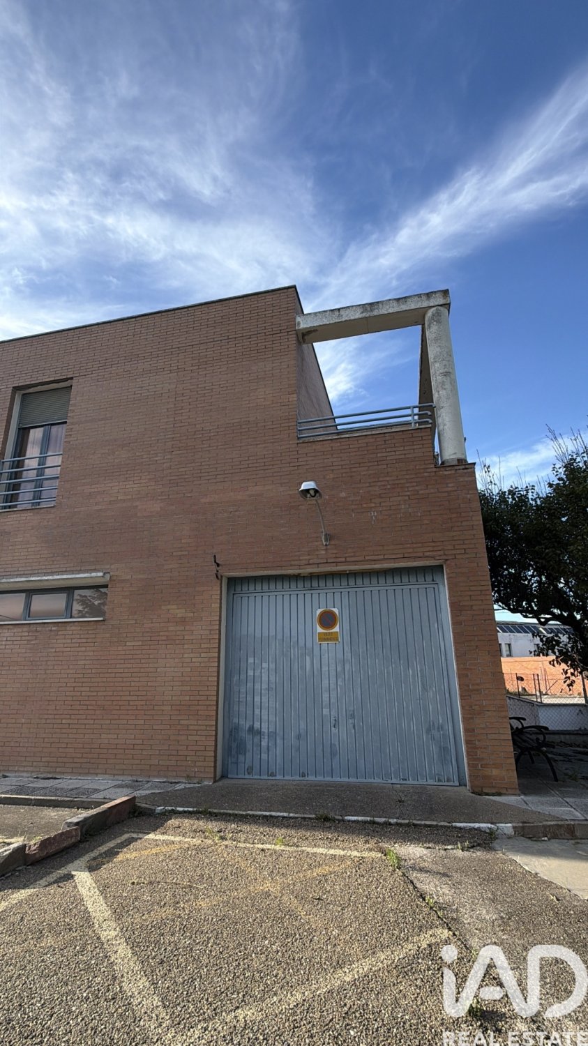 Commercial property in Medina del Campo, Valladolid, Spain 1037 sq.m. No. 172168