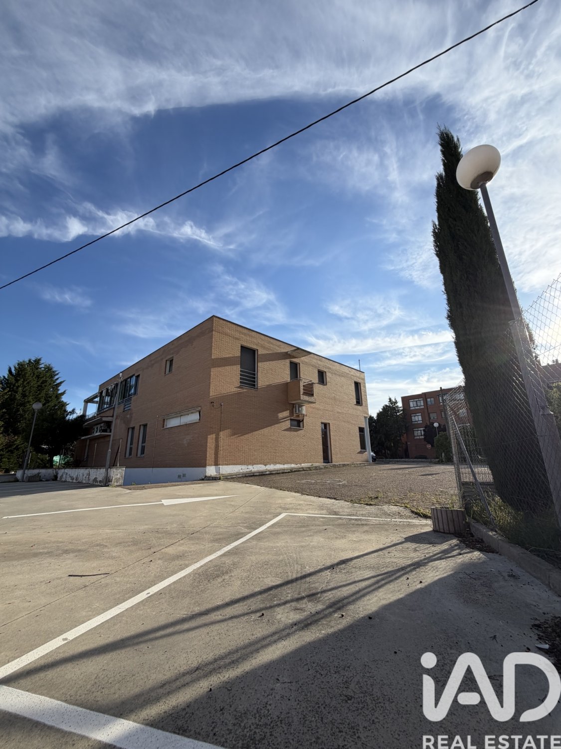 Commercial property in Medina del Campo, Valladolid, Spain 1037 sq.m. No. 172168