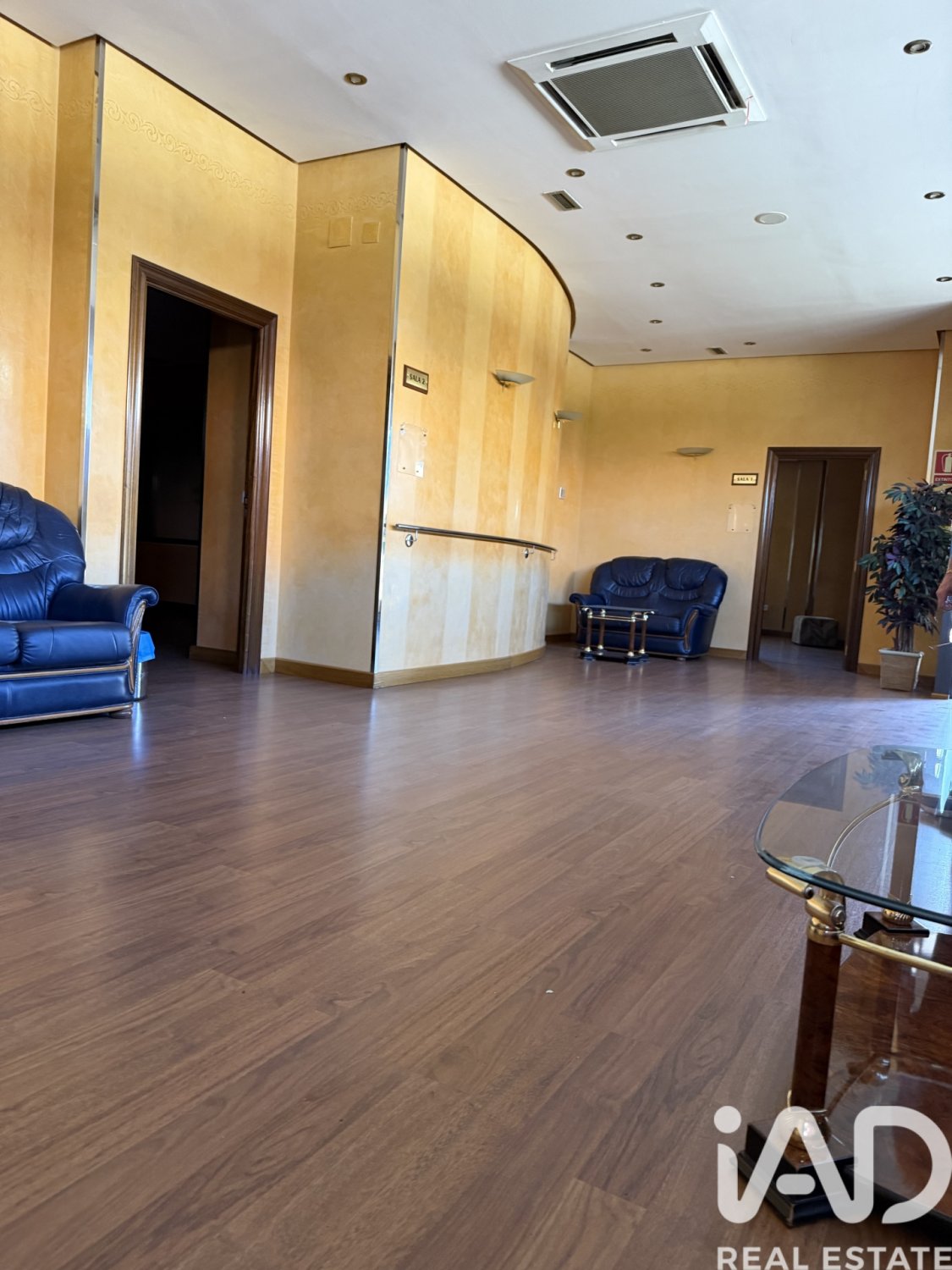 Commercial property in Medina del Campo, Valladolid, Spain 1037 sq.m. No. 172168