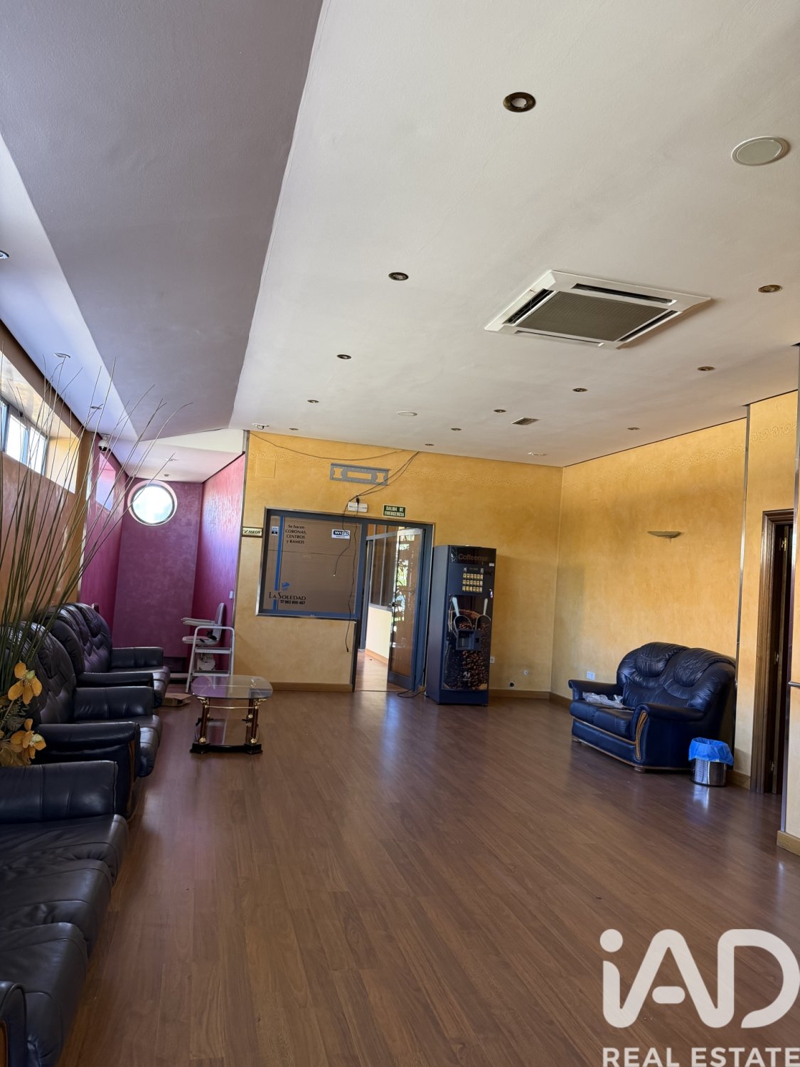 Commercial property in Medina del Campo, Valladolid, Spain 1037 sq.m. No. 172168