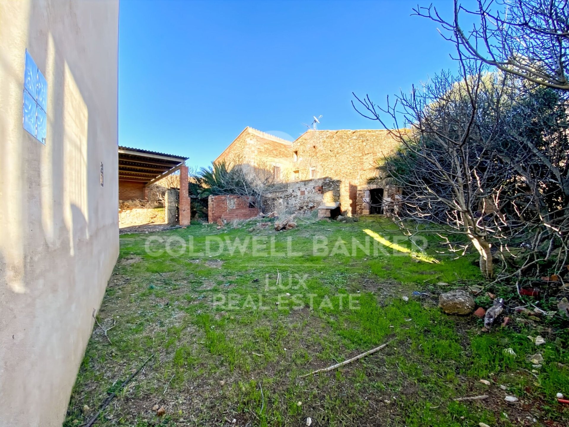 Dom w Girona, Hiszpania 6 sypialni, 900 mkw. nr 159721