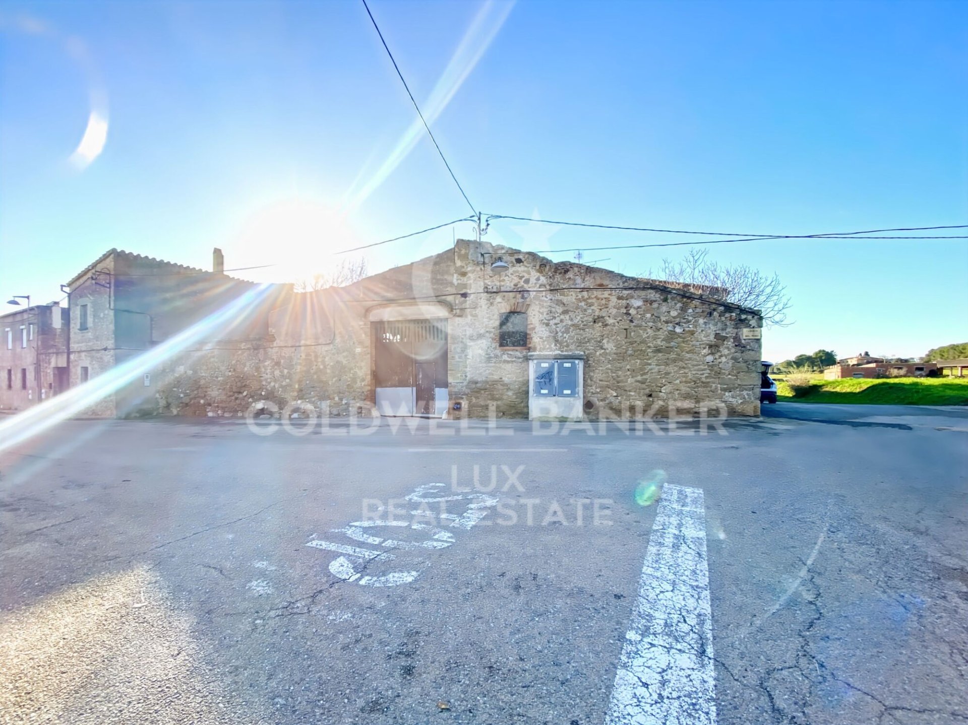Dom w Girona, Hiszpania 6 sypialni, 900 mkw. nr 159721