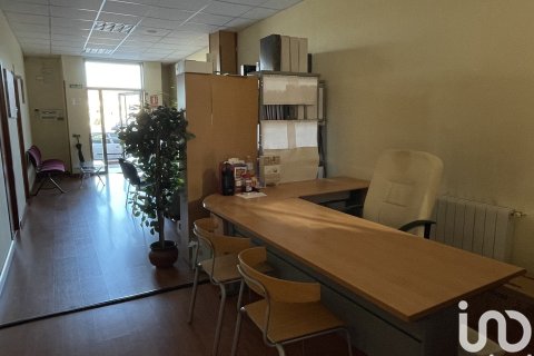Commercial property in Leon, Spain 3 bedrooms, 86 sq.m. No. 185946