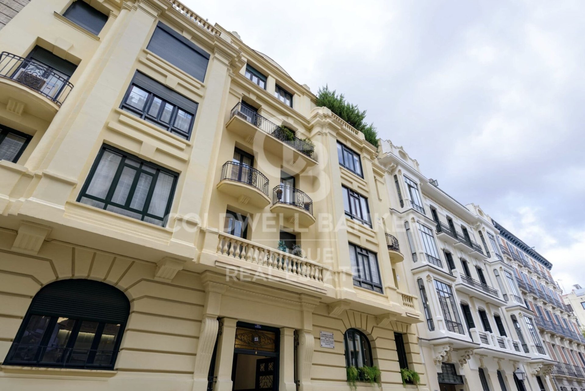 Apartment in Madrid, Spain 3 bedrooms, 234 sq.m. No. 157687