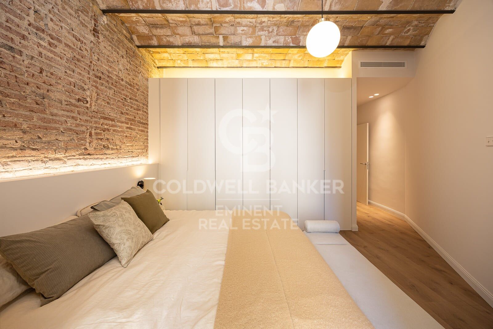 Apartamento en Barcelona, España 2 dormitorios, 137 m2 No. 157683