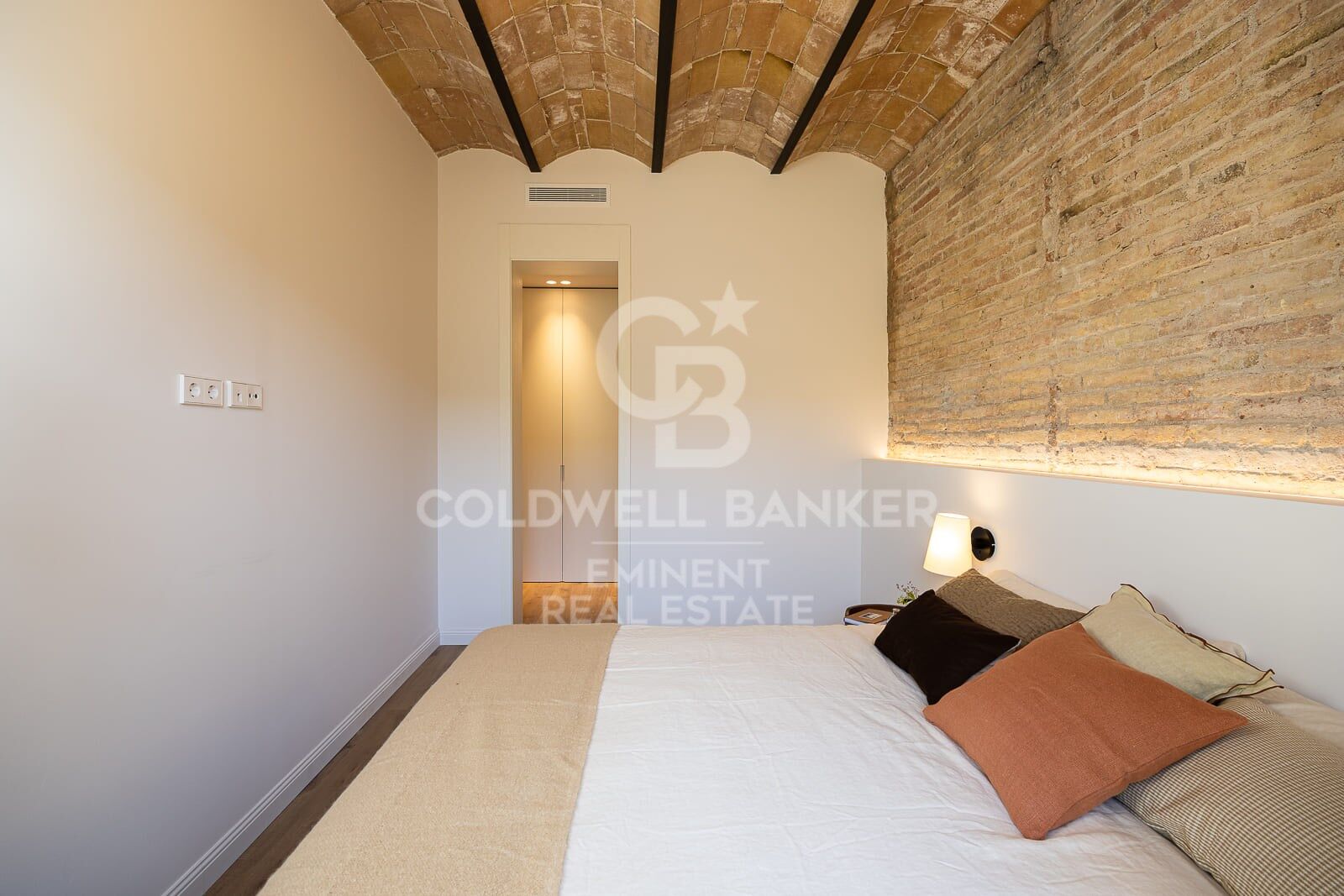 Apartamento en Barcelona, España 2 dormitorios, 137 m2 No. 157683