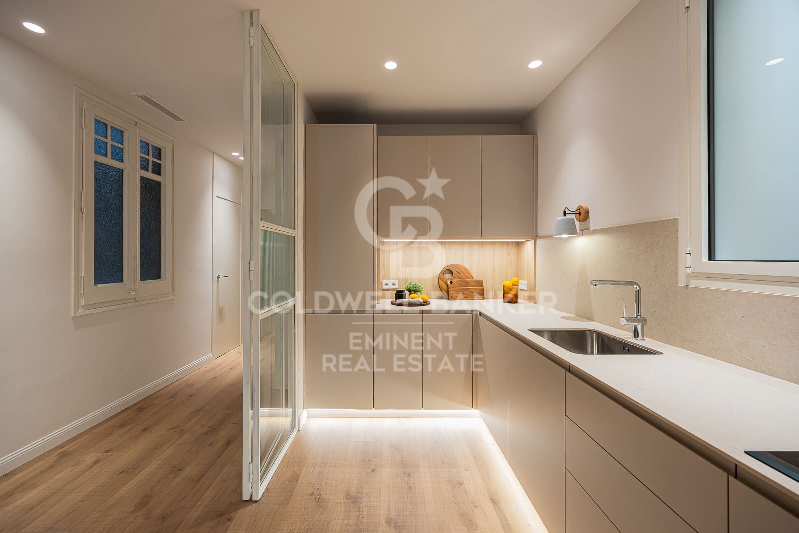 Apartamento en Barcelona, España 2 dormitorios, 137 m2 No. 157683
