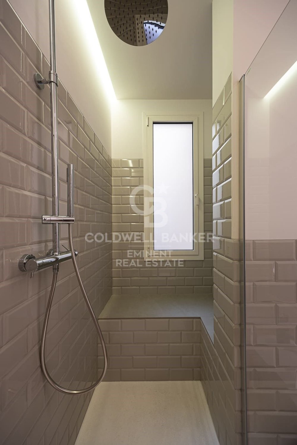 Apartamento en Barcelona, España 2 dormitorios, 137 m2 No. 157683
