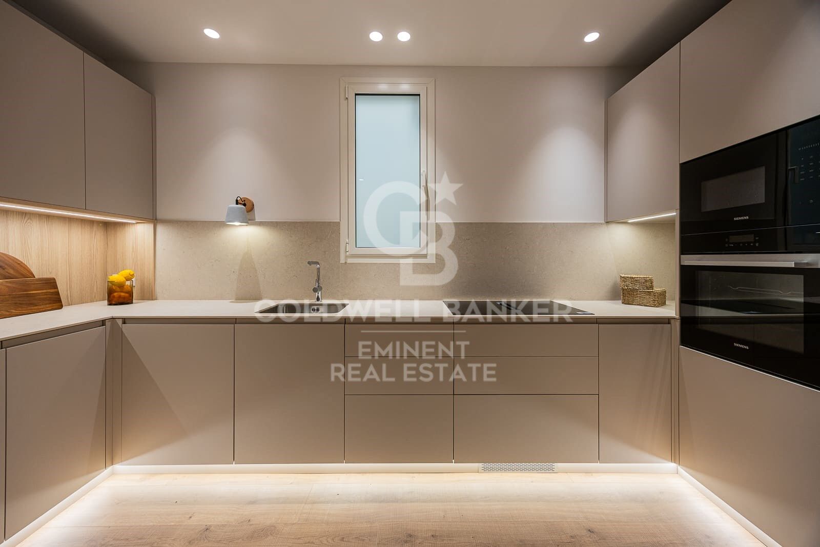 Apartamento en Barcelona, España 2 dormitorios, 137 m2 No. 157683