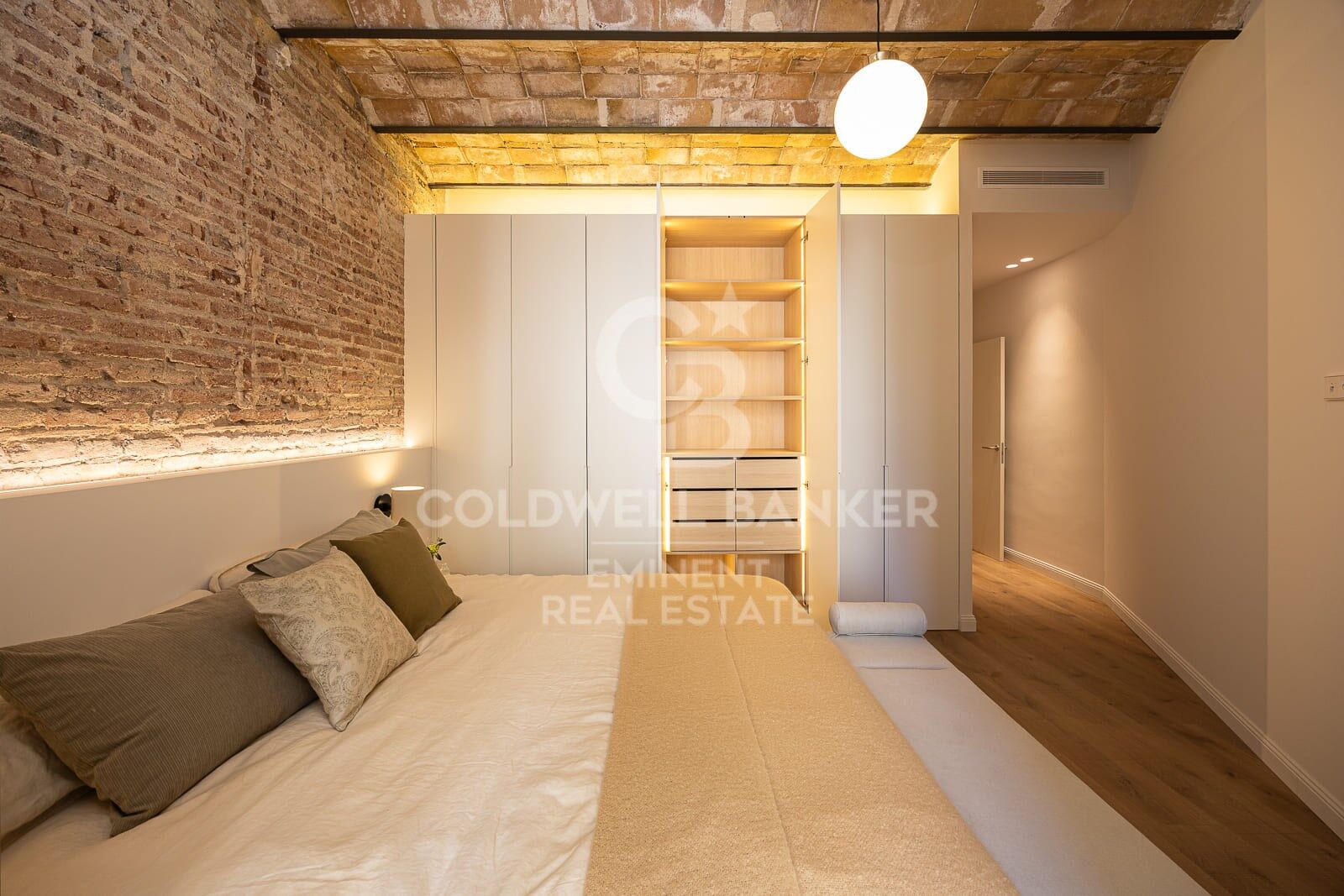 Apartamento en Barcelona, España 2 dormitorios, 137 m2 No. 157683