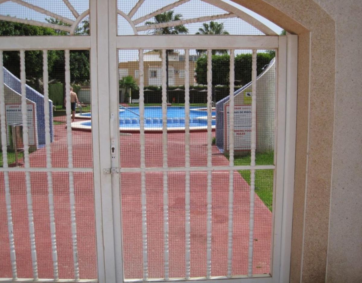 Townhouse in Torrevieja, Alicante, Spain 2 bedrooms,  No. 183751