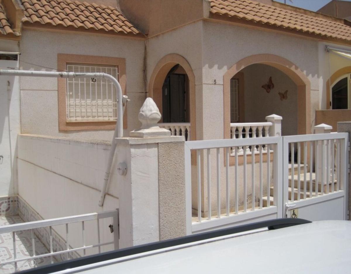 Townhouse in Torrevieja, Alicante, Spain 2 bedrooms,  No. 183751