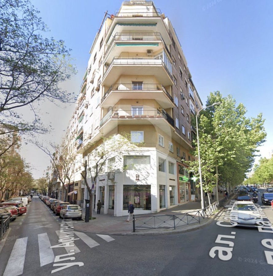 Retail store in Spain 420 sq.m. No. 154886