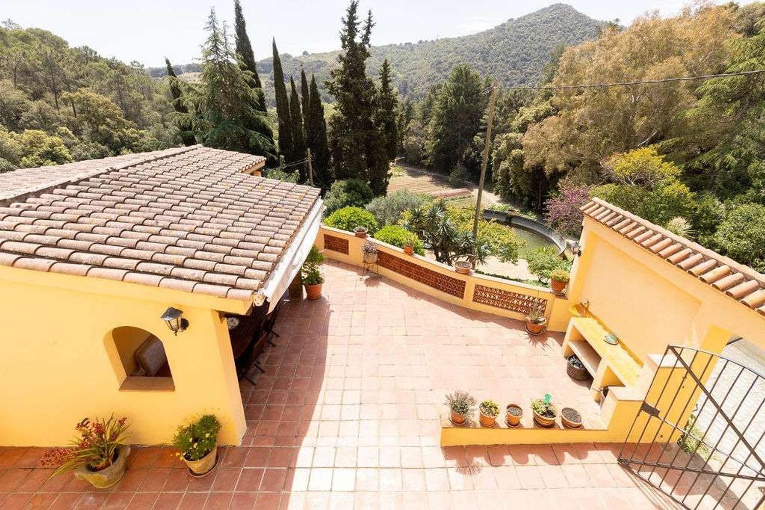 Hus i Barcelona, Spanien 8 sovrum, 649 kvm. Nr. 178329