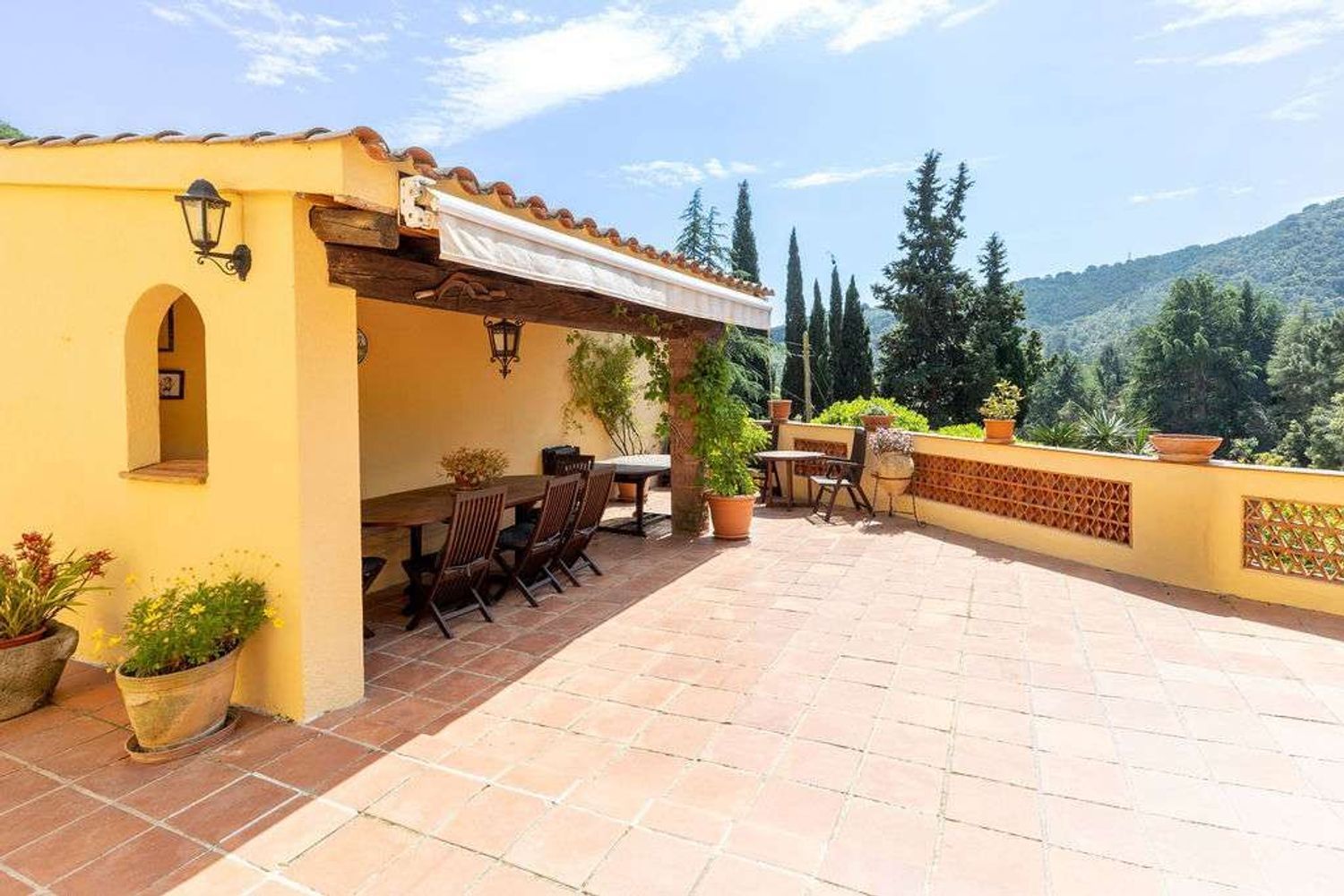 Hus i Barcelona, Spanien 8 sovrum, 649 kvm. Nr. 178329
