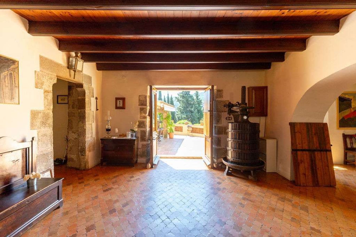 Hus i Barcelona, Spanien 8 sovrum, 649 kvm. Nr. 178329