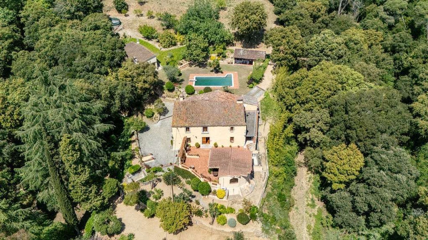 Hus i Barcelona, Spanien 8 sovrum, 649 kvm. Nr. 178329