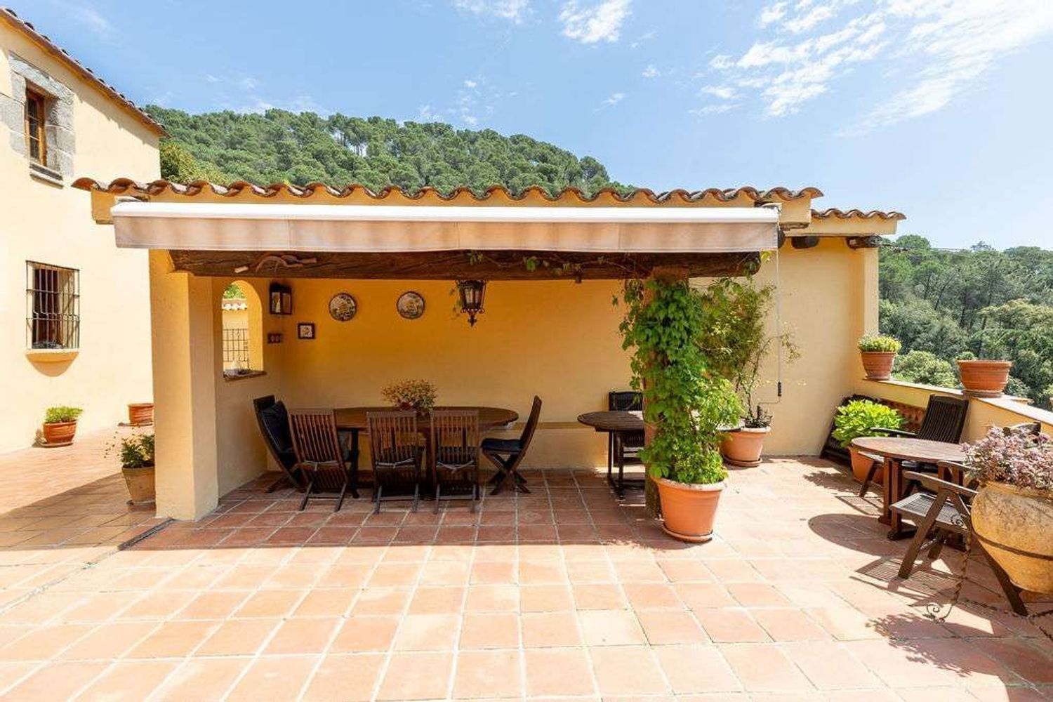 Hus i Barcelona, Spanien 8 sovrum, 649 kvm. Nr. 178329