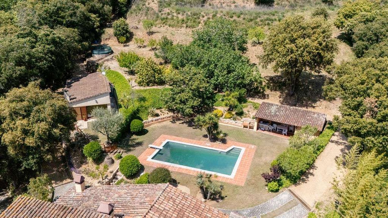 Hus i Barcelona, Spanien 8 sovrum, 649 kvm. Nr. 178329