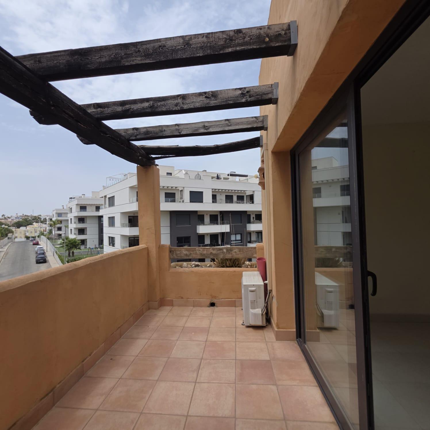 Kaupunkipientalo Villamartin, Alicante, Espanja 4 makuuhuonetta, 125 m2 No. 193396