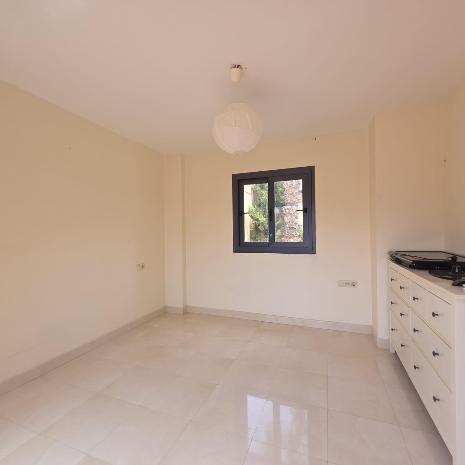 Kaupunkipientalo Villamartin, Alicante, Espanja 4 makuuhuonetta, 125 m2 No. 193396