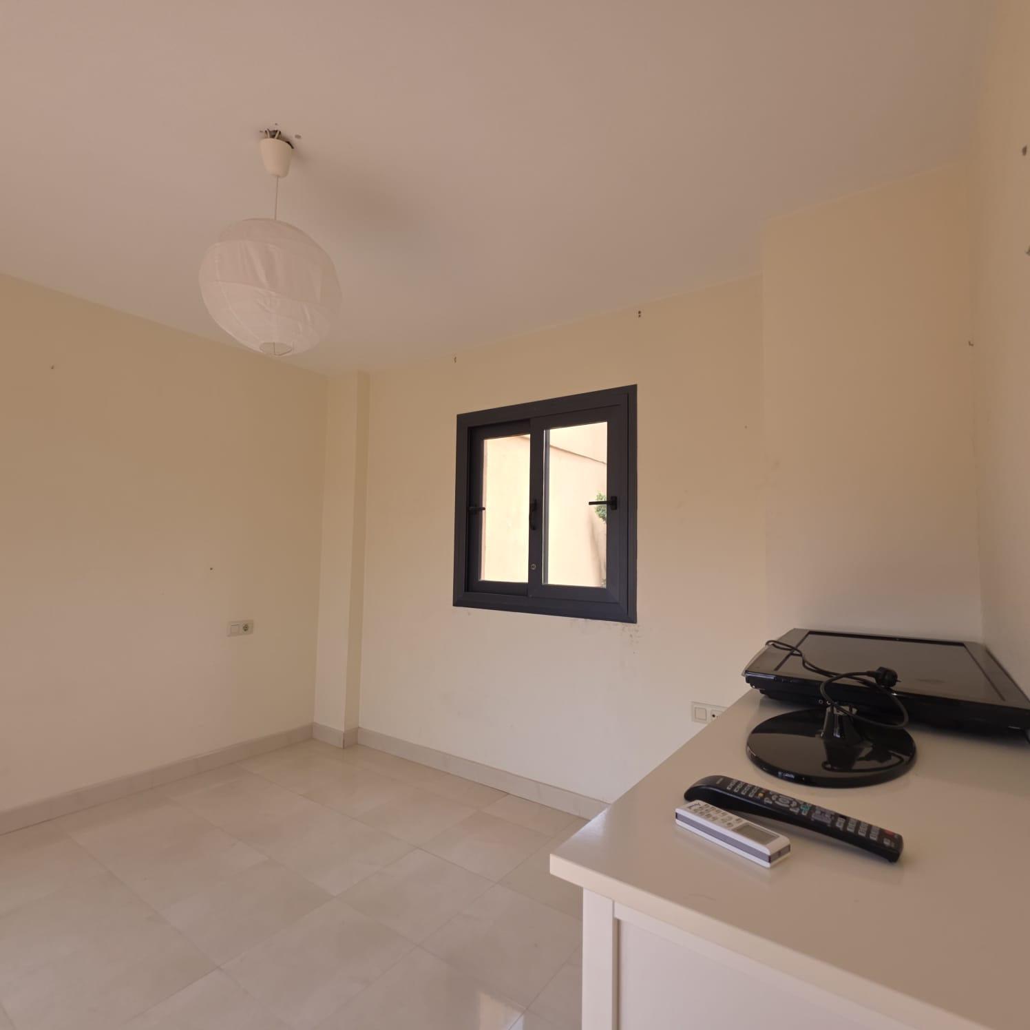 Kaupunkipientalo Villamartin, Alicante, Espanja 4 makuuhuonetta, 125 m2 No. 193396