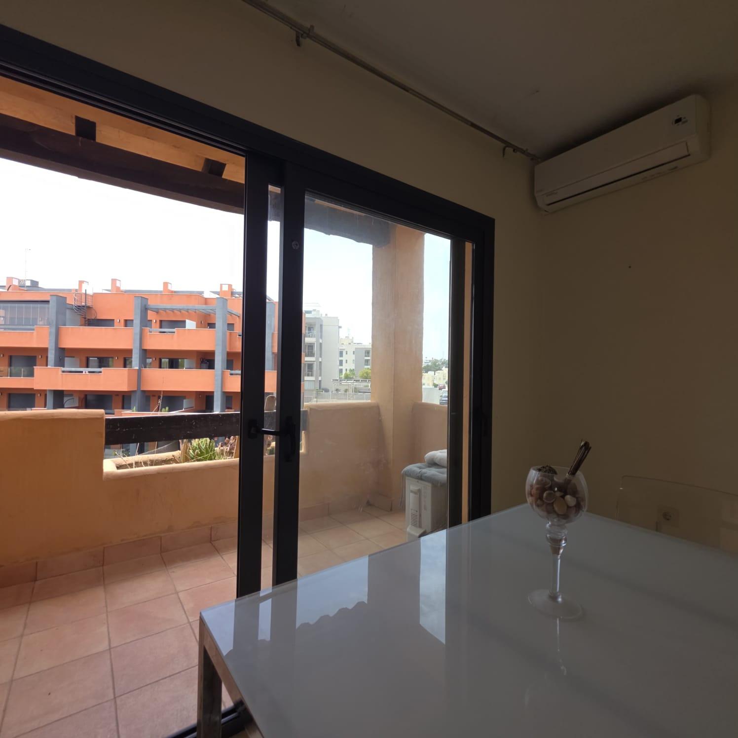 Kaupunkipientalo Villamartin, Alicante, Espanja 4 makuuhuonetta, 125 m2 No. 193396