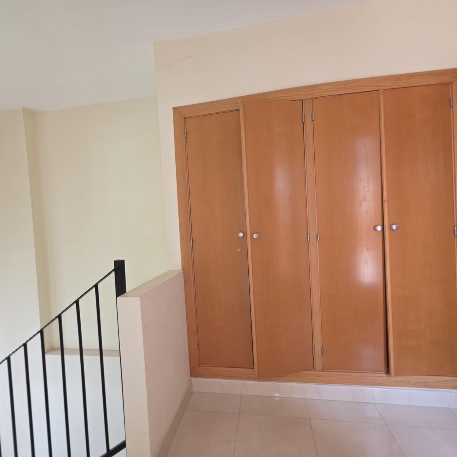 Kaupunkipientalo Villamartin, Alicante, Espanja 4 makuuhuonetta, 125 m2 No. 193396