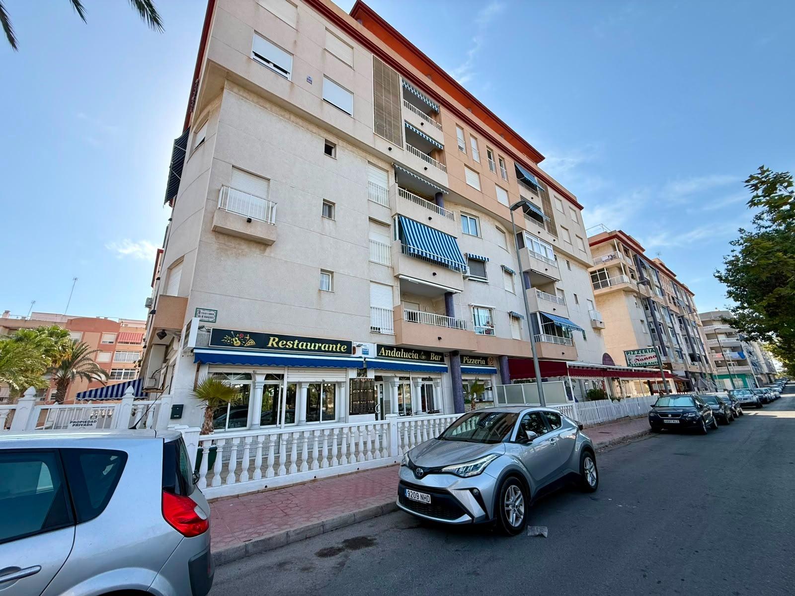 Propiedad comercial en Guardamar del Segura, Alicante, España 101 m2 No. 193395