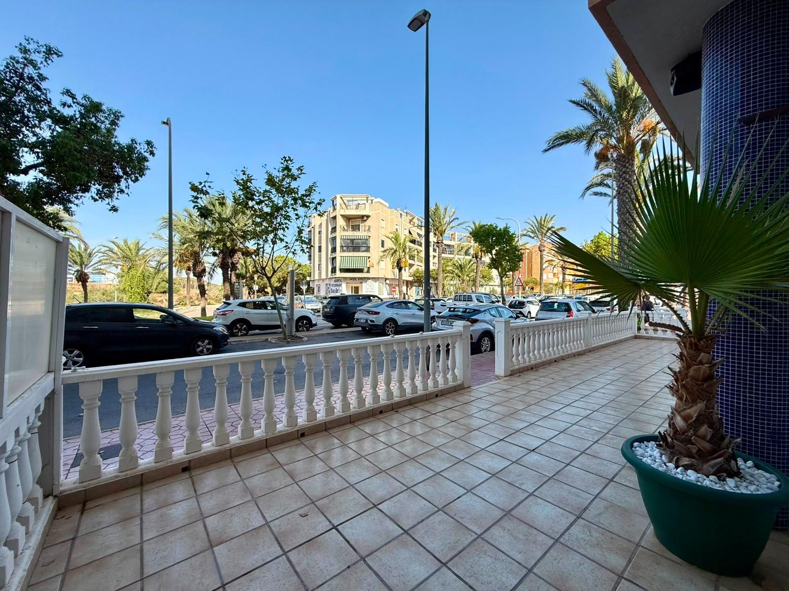 Propiedad comercial en Guardamar del Segura, Alicante, España 101 m2 No. 193395