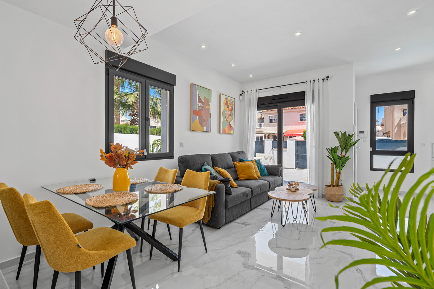 Villa à Torrevieja, Alicante, Espagne 3 chambres, 105 m2 No. 189283