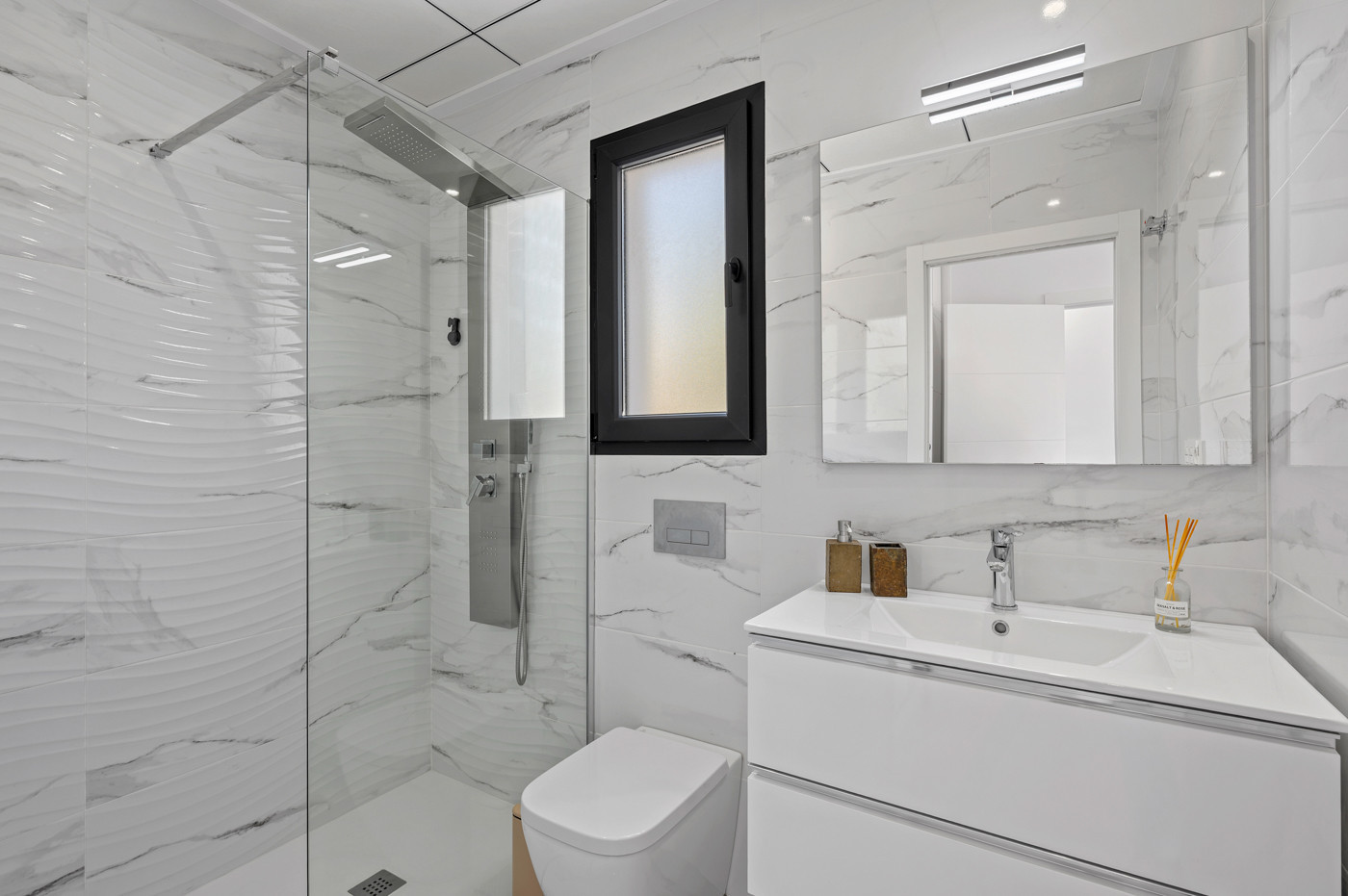 Villa à Torrevieja, Alicante, Espagne 3 chambres, 105 m2 No. 189283