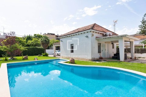 Villa in Castelldefels, Barcelona, Spanien 2 Schlafzimmer, 150 m2 Nr. 150915