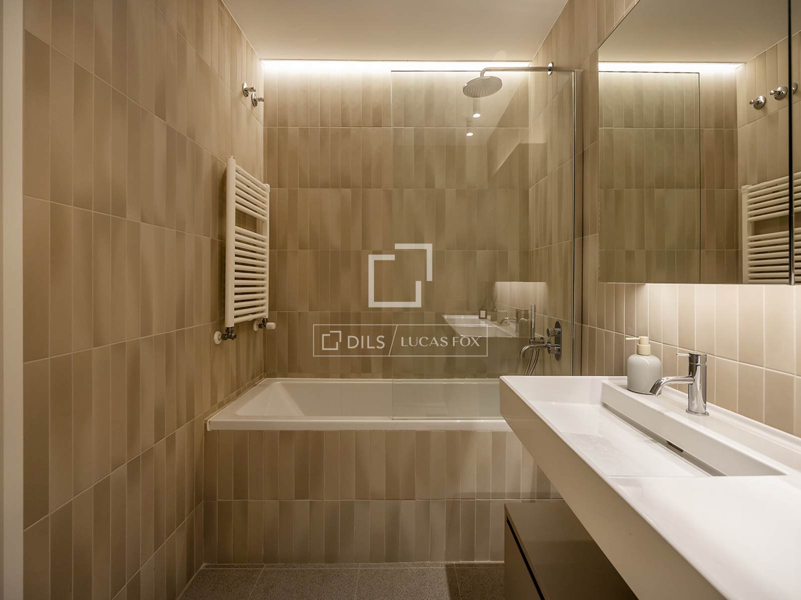 Huoneisto Barcelona, Espanja 2 makuuhuonetta, 96 m2 No. 150913