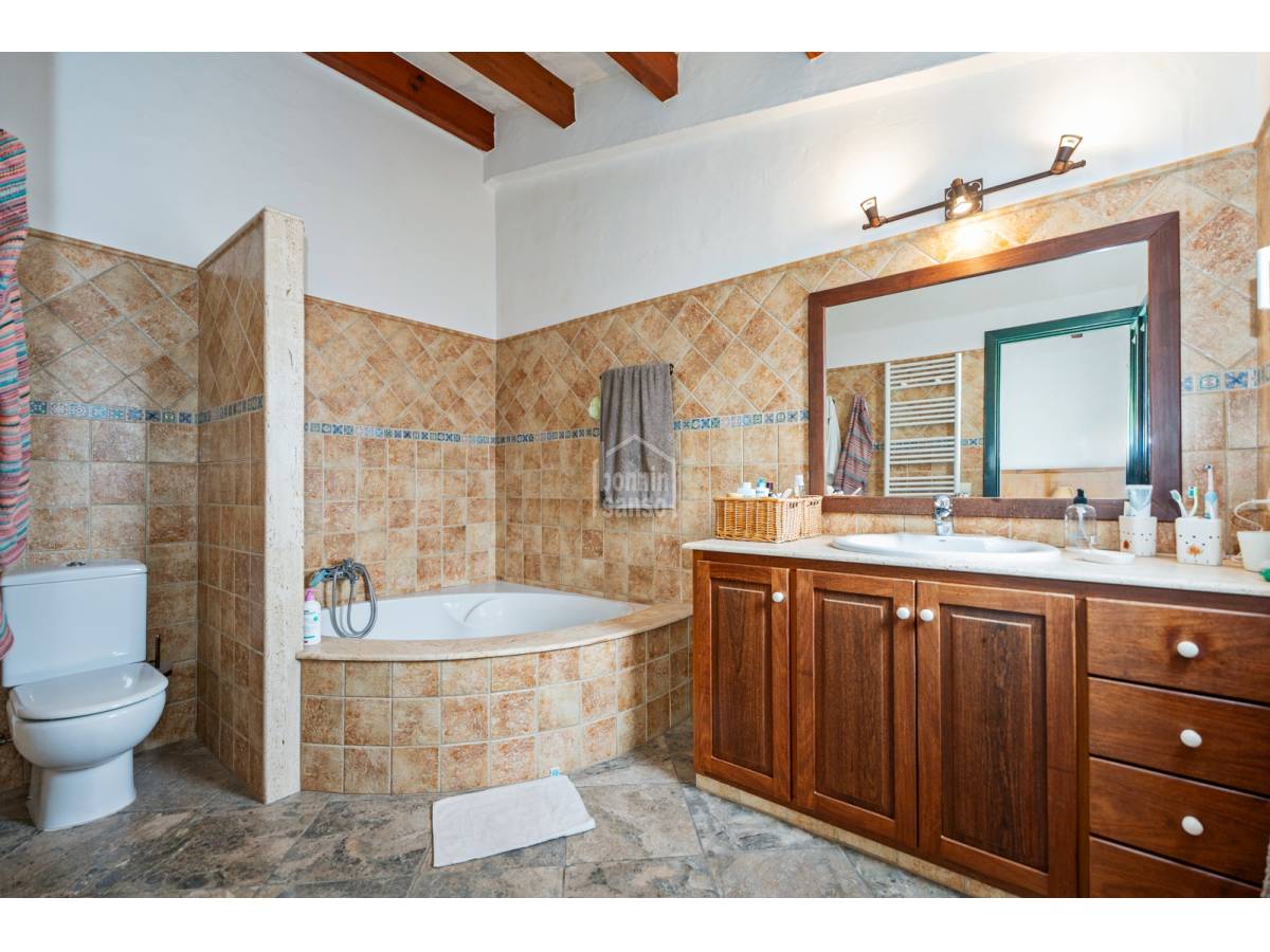 Kaupunkipientalo Es Mercadal, Menorca, Espanja 4 makuuhuonetta, 263 m2 No. 138697