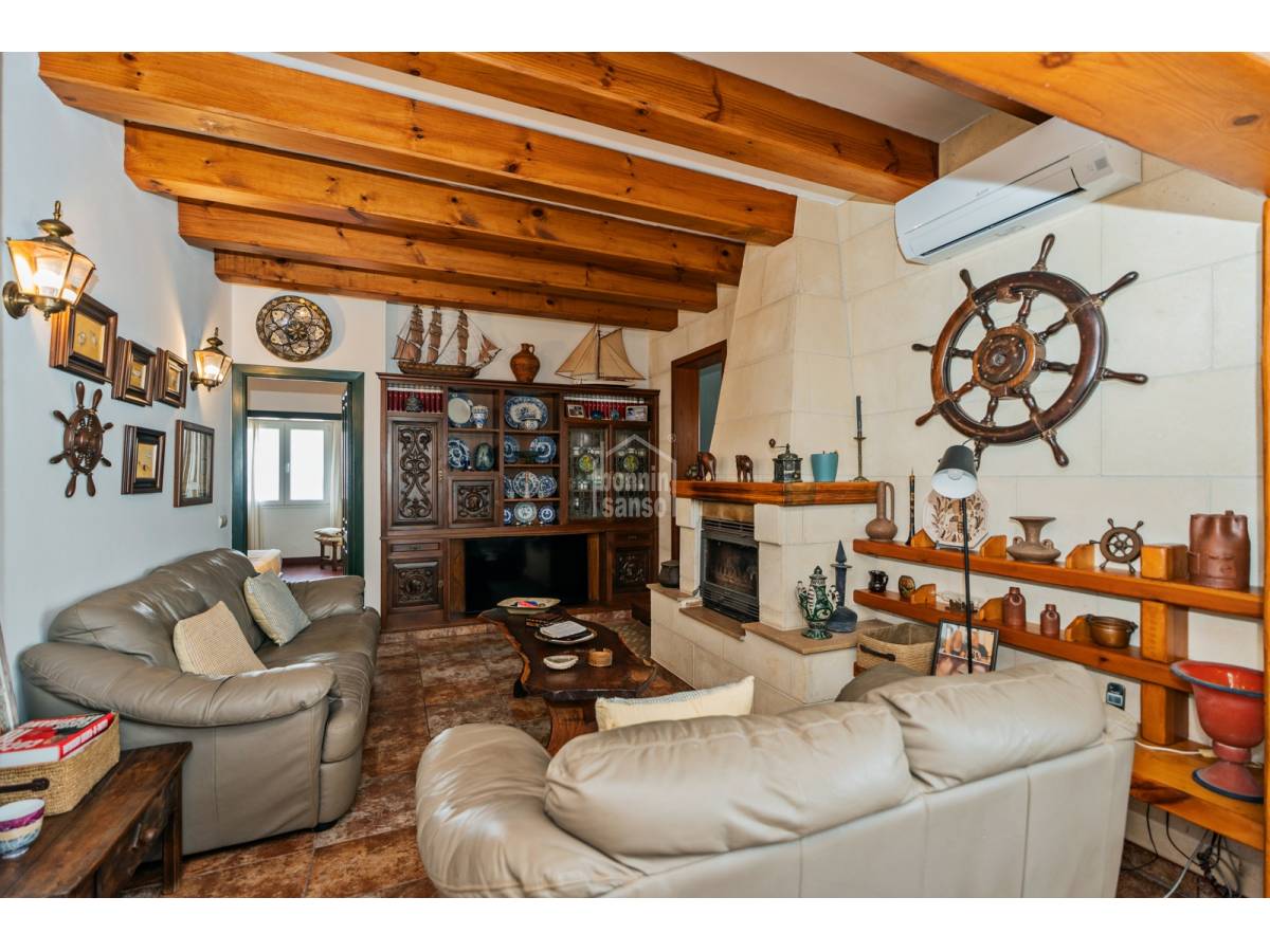 Kaupunkipientalo Es Mercadal, Menorca, Espanja 4 makuuhuonetta, 263 m2 No. 138697