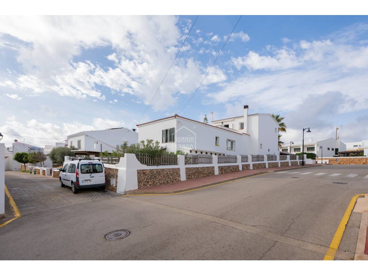 Kaupunkipientalo Es Mercadal, Menorca, Espanja 4 makuuhuonetta, 263 m2 No. 138697