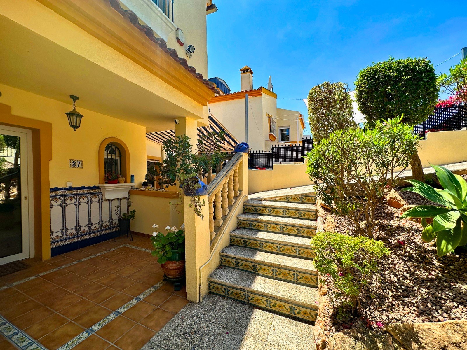 Villa à Alicante, Espagne 3 chambres, 131 m2 No. 189736
