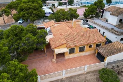 Townhouse in Alicante, Spain 3 bedrooms, 131 sq.m. No. 189733